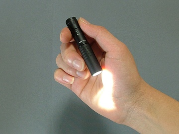 ソリテールクラスの小型LEDライト