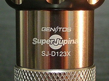 首根っこの辺りに GENTOS SuperJupina SJ-D123X の文字