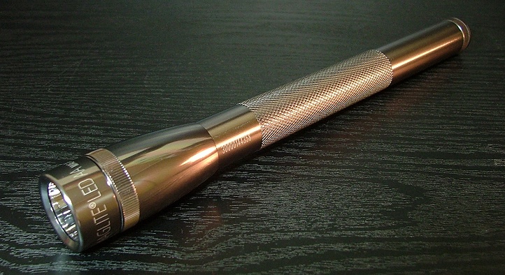 MINI MAGLITE LED 3AA cell